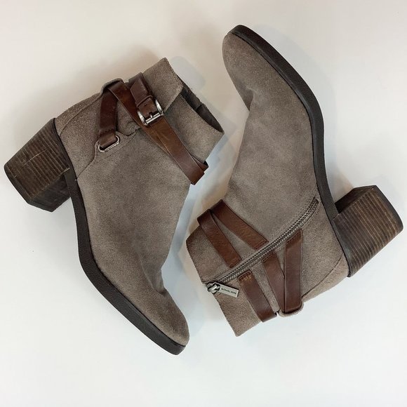 Michael Kors Ankle Bootie - Picture 1 of 16